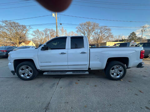 2018 Chevrolet Silverado 1500 for sale at EL AMIGO AUTO SALES in Des Moines IA