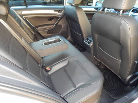 2016 Volkswagen Golf TSI SE