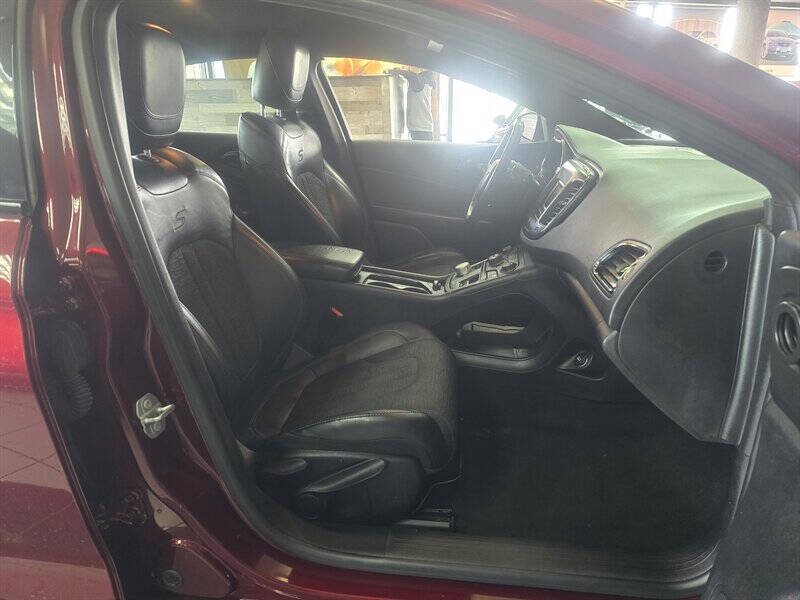 2016 Chrysler 200 S