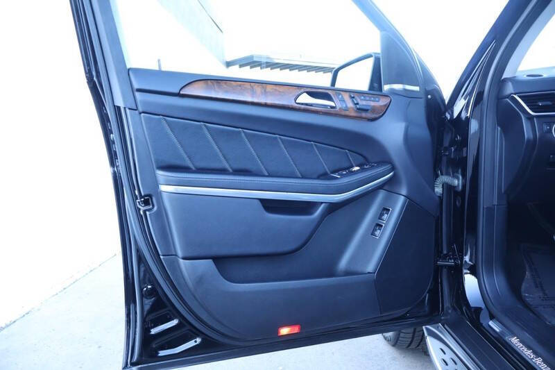 2015 Mercedes-Benz GL-Class GL 550 4MATIC