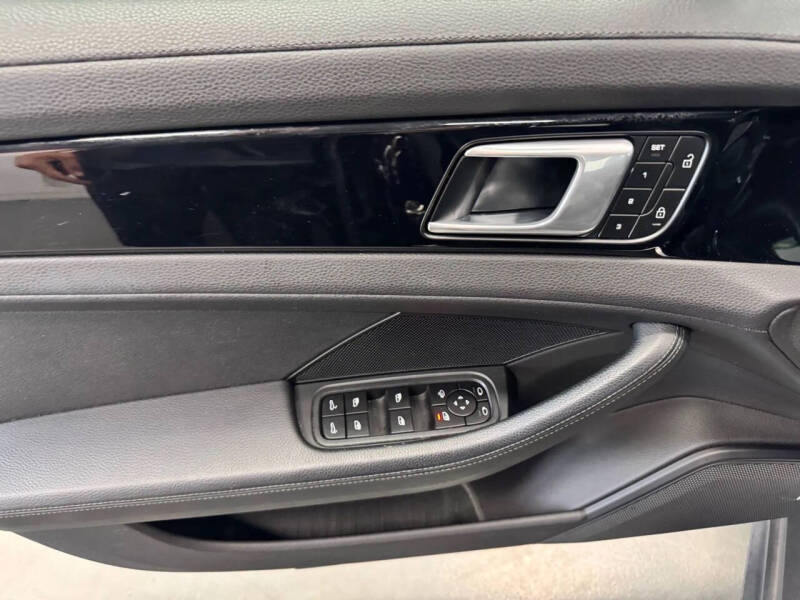 2022 Porsche Panamera