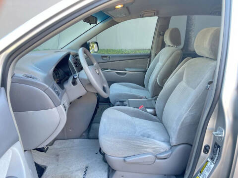 2004 Toyota Sienna