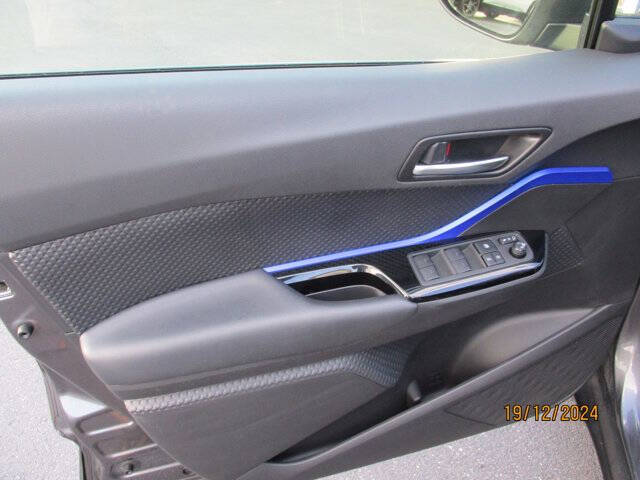 2021 Toyota C-HR XLE