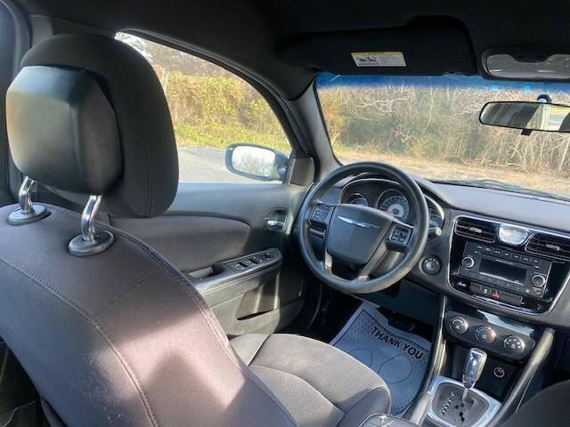 2013 Chrysler 200 LX