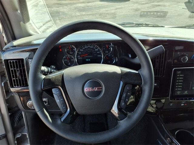2025 GMC Savana 2500