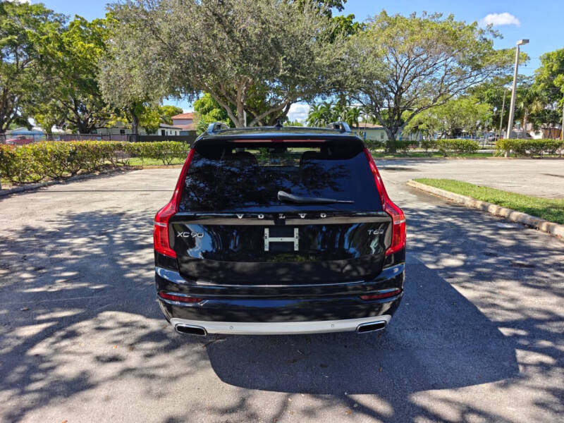 2017 Volvo XC90 T6 Momentum