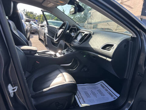 2015 Chrysler 200 C