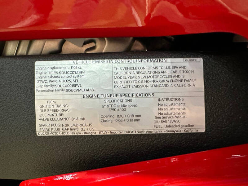 2025 Ducati Streetfighter V4 Supreme