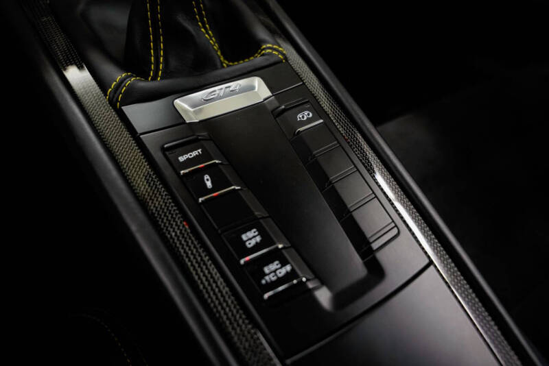2016 Porsche Cayman GT4