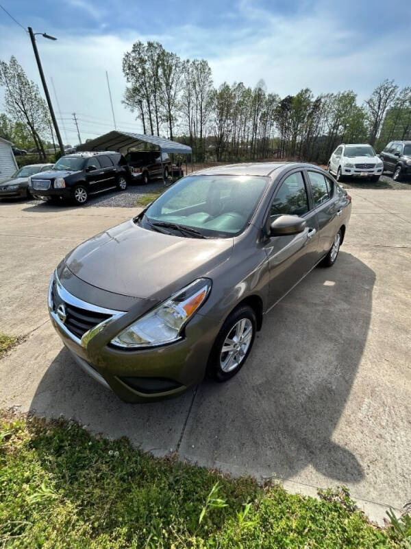 2015 Nissan Versa Sedan SV photo 2