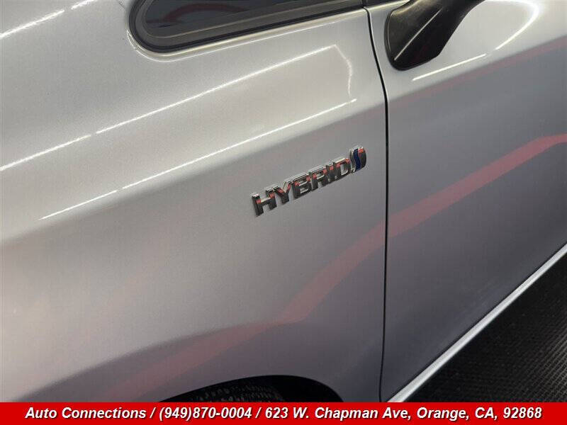 2013 Toyota Prius v Three