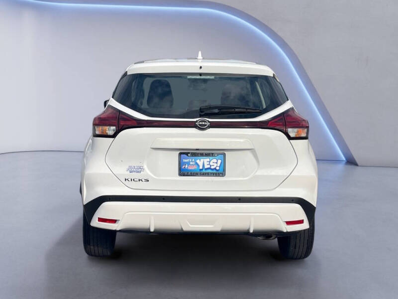 2023 Nissan Kicks S