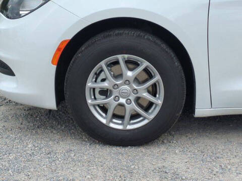 2026 Chrysler Voyager LX