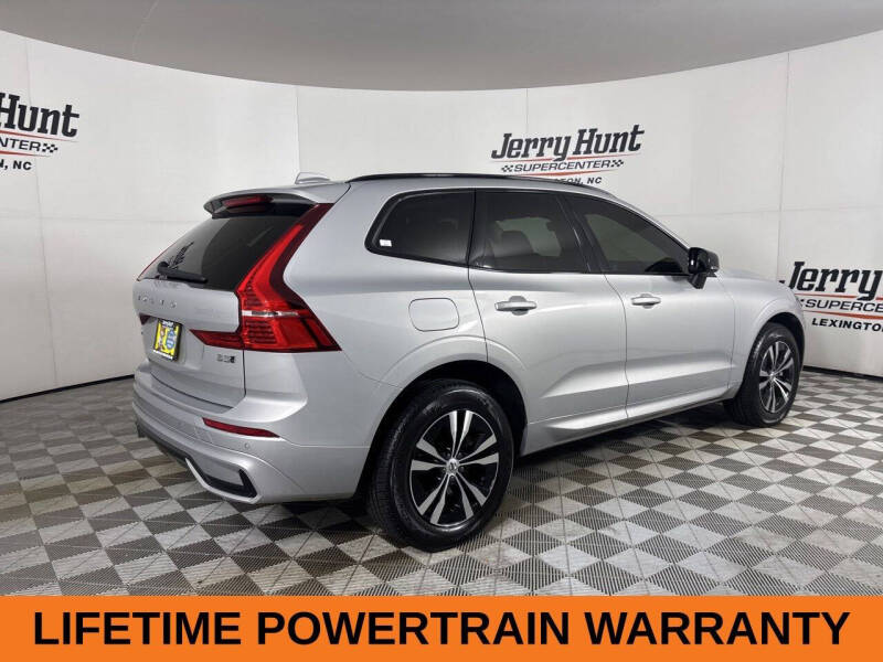 2024 Volvo XC60 B5 Core Dark Theme
