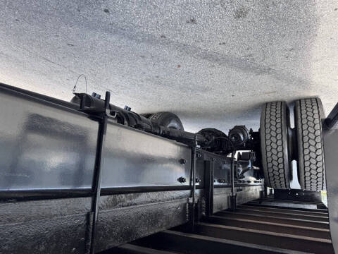 2018 Freightliner M2 106