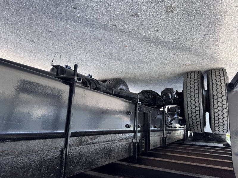 2018 Freightliner M2 106