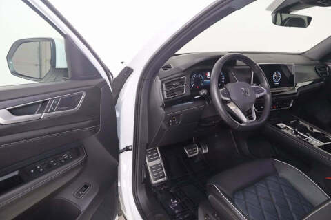 2024 Volkswagen Atlas Cross Sport SEL Premium R-Line 4Motion