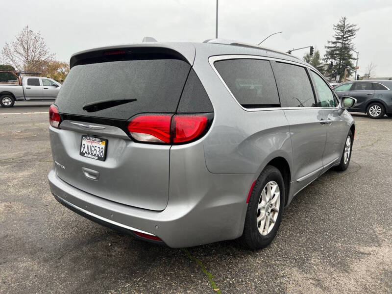 2020 Chrysler Pacifica Touring L