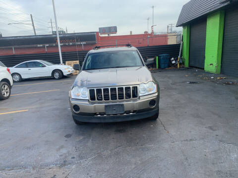 2006 Jeep Grand Cherokee for sale at Xpress Auto Sales in Roseville MI