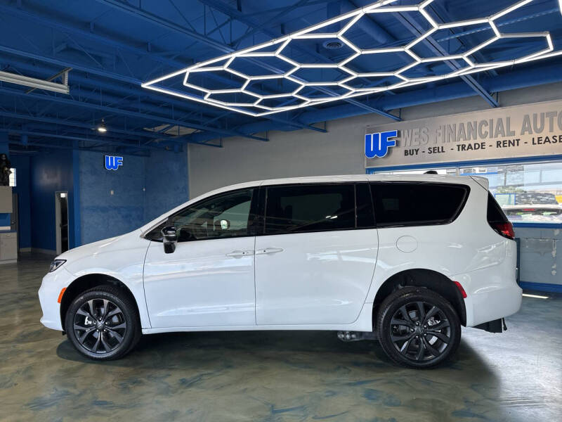 2024 Chrysler Pacifica Touring