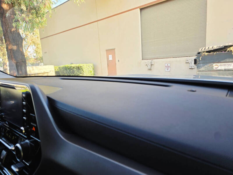 2020 Toyota Highlander LE