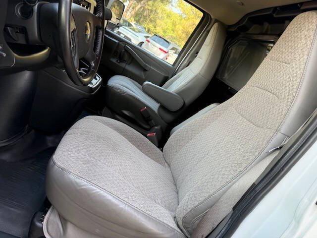 2022 Chevrolet Express 3500