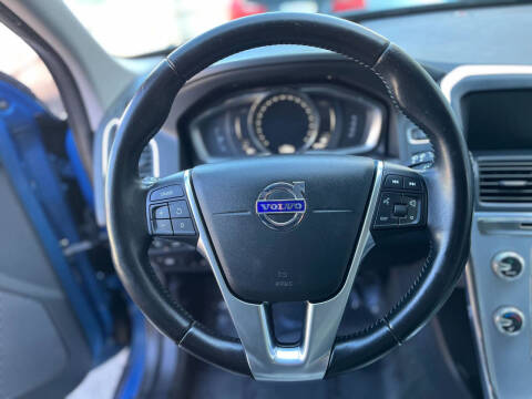 2017 Volvo XC60 T5 Dynamic