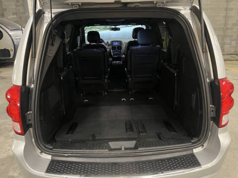 2012 Dodge Grand Caravan R/T