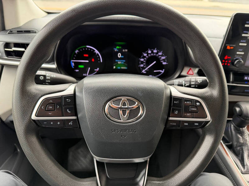 2021 Toyota Sienna LE 8-Passenger