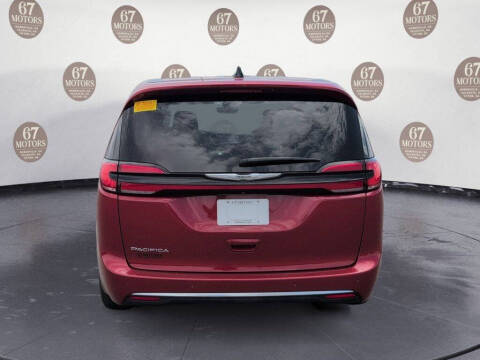 2025 Chrysler Pacifica Select