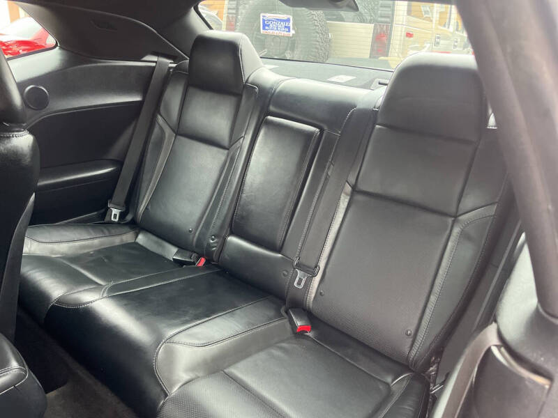 2015 Dodge Challenger SXT Plus