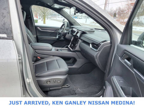 2024 GMC Acadia Elevation