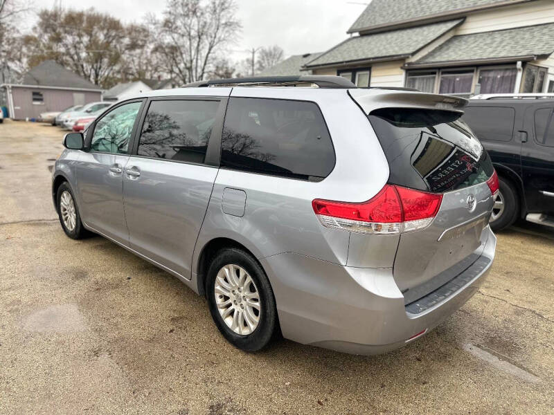 2012 Toyota Sienna XLE 8-Passenger