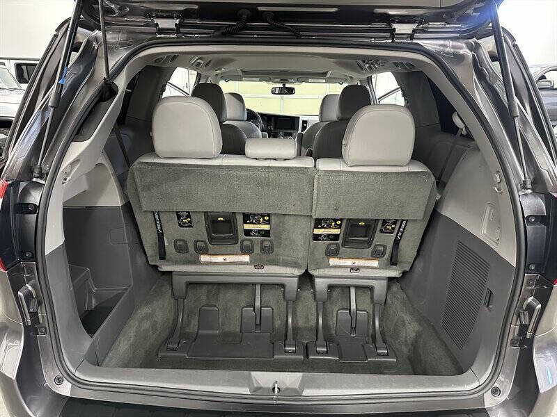 2017 Toyota Sienna XLE 7-Passenger