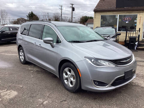 2018 Chrysler Pacifica Hybrid Touring Plus