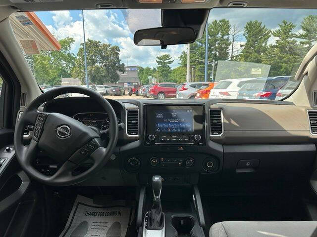 2022 Nissan Frontier SV