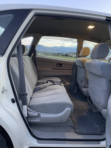 2000 Toyota Nadia