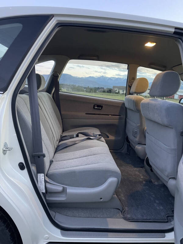 2000 Toyota Nadia