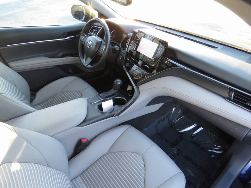 2022 Toyota Camry SE