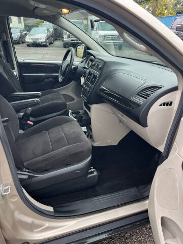 2013 Dodge Grand Caravan American Value Package