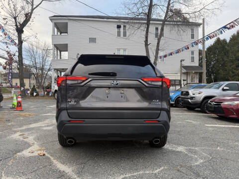 2020 Toyota RAV4 Hybrid XLE