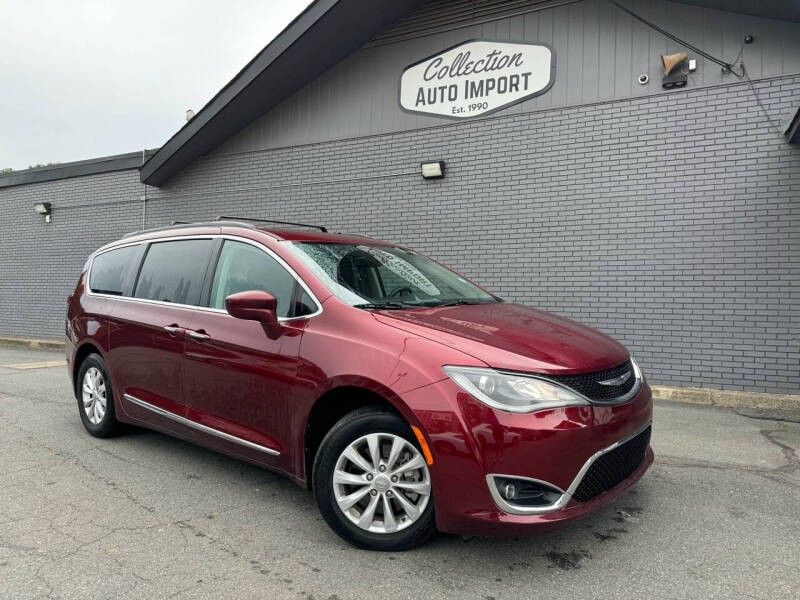 2017 Chrysler Pacifica for sale at Collection Auto Import in Charlotte NC