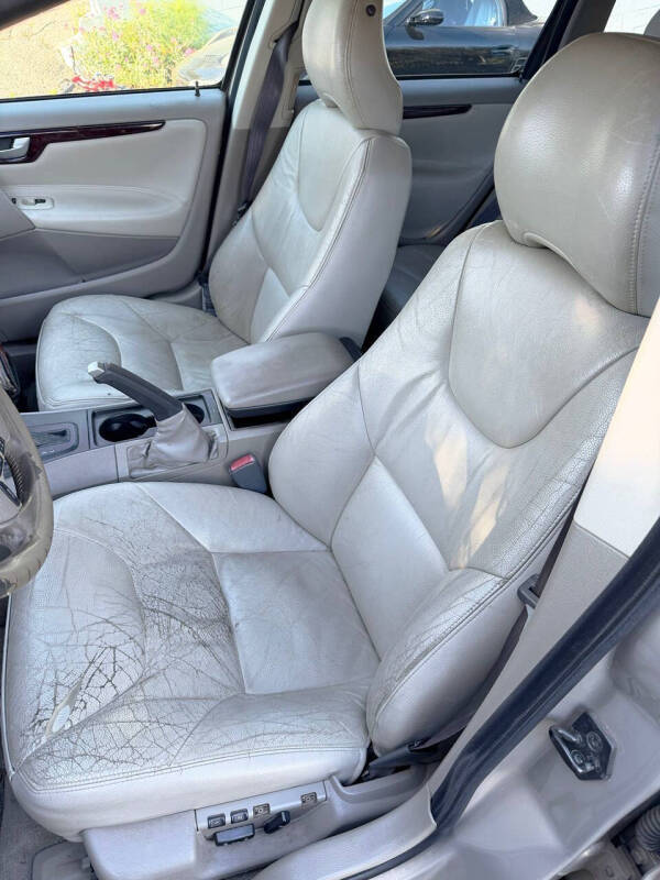 2004 Volvo V70 2.4
