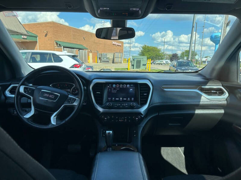 2017 GMC Acadia SLE-2