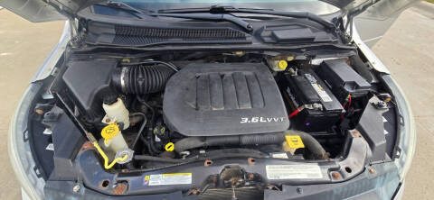 2011 Volkswagen Routan SE