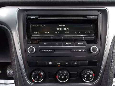 2014 Volkswagen Passat 1.8T S PZEV