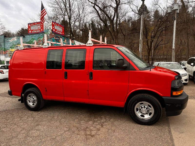 2018 Chevrolet Express Cargo Work Van's photo