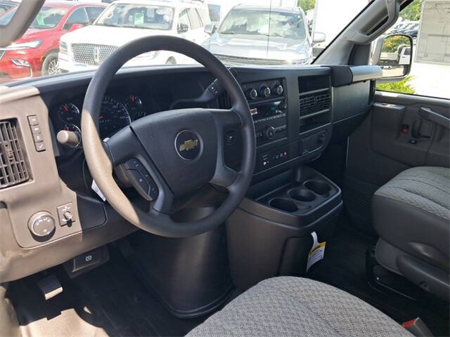 2025 Chevrolet Express 2500