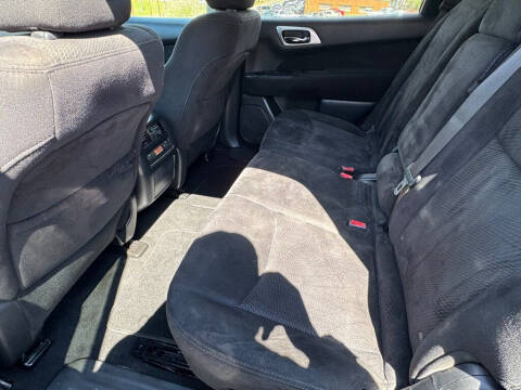 2016 Nissan Pathfinder S