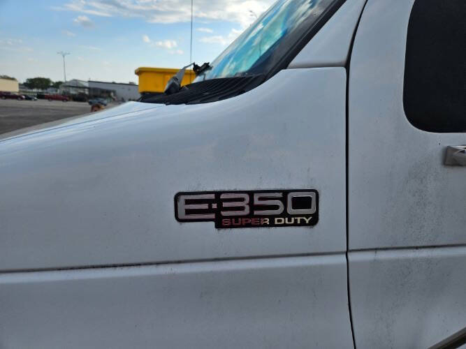 2002 Ford E-Series E-350 SD